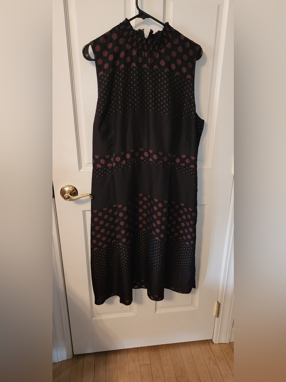 Who What Wear Black Sleeveless Dress with Plum Polka Dots